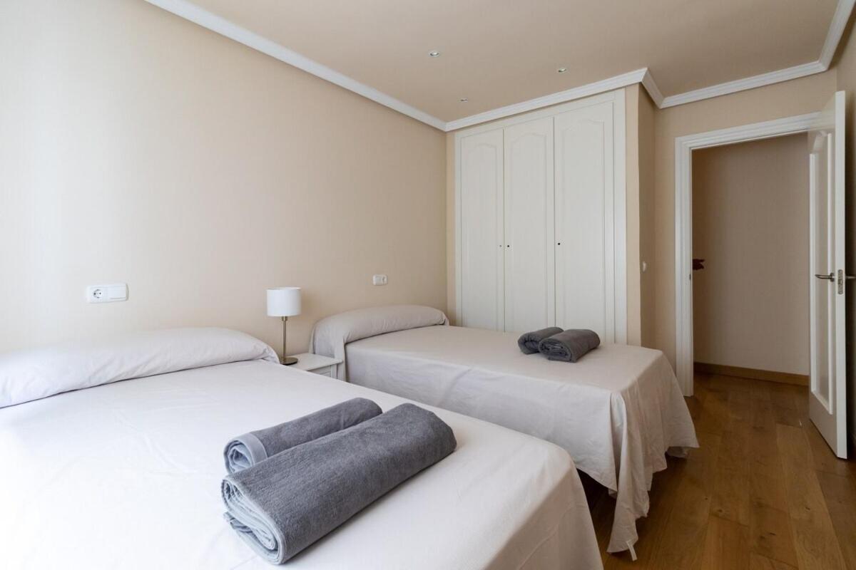 Apartamento Centro Gijon Con Parking Apartman Kültér fotó