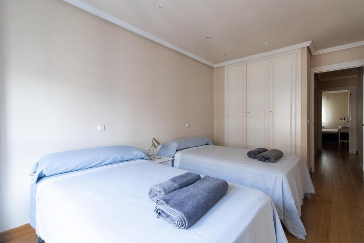 Apartamento Centro Gijon Con Parking Apartman Kültér fotó