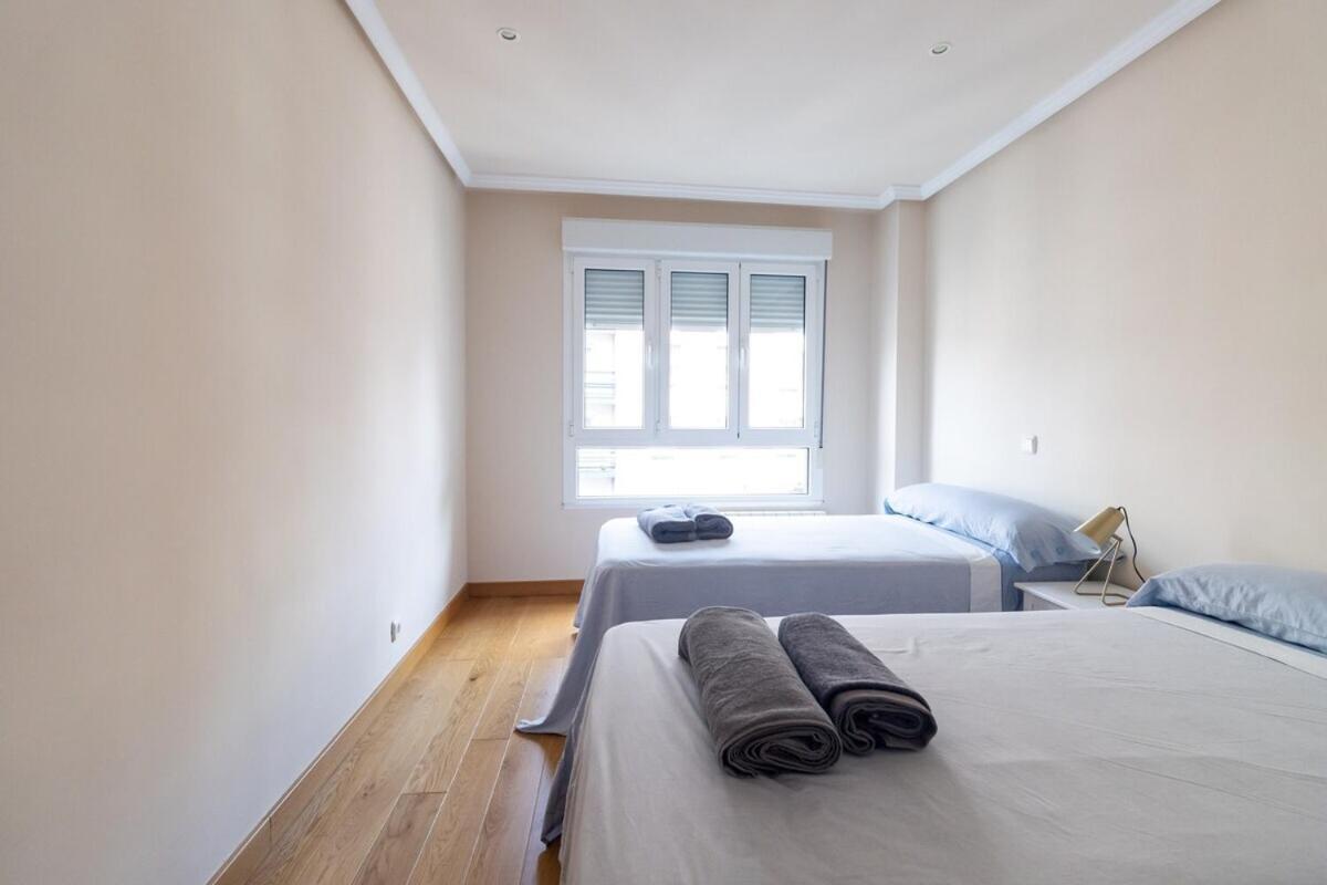 Apartamento Centro Gijon Con Parking Apartman Kültér fotó
